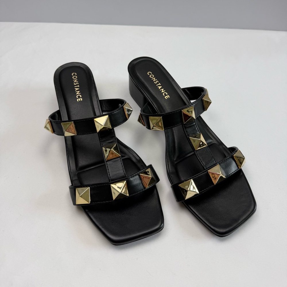 NWOT Constance Black Studded Sandal Heels‎ Gold Pyramid Stud Women’s 9